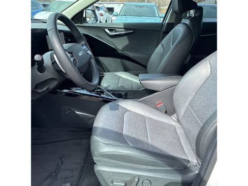 Used 2023 Kia Niro Wave w/ Wave Preserve Package image 5