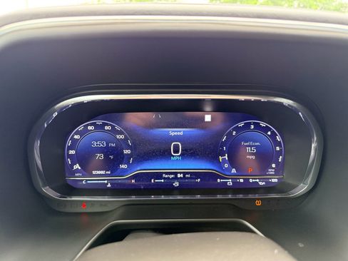 Used 2022 Chevrolet Suburban LT RWD image 19