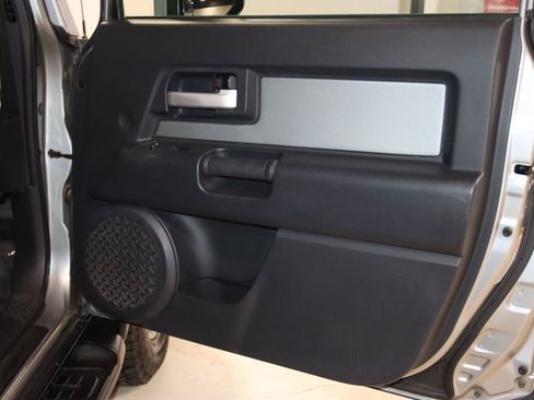 Used 2012 Toyota FJ Cruiser 4WD w/ Upgrade Pkg image 51