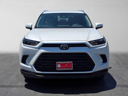 Used 2026 Toyota Grand Highlander FWD image 8
