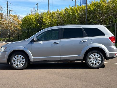 Used 2019 Dodge Journey SE w/ Premium Group image 7