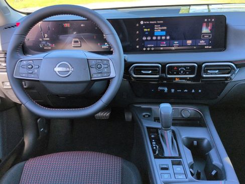 New 2026 Nissan Sentra SR w/ Floor Mat Package FWD image 30
