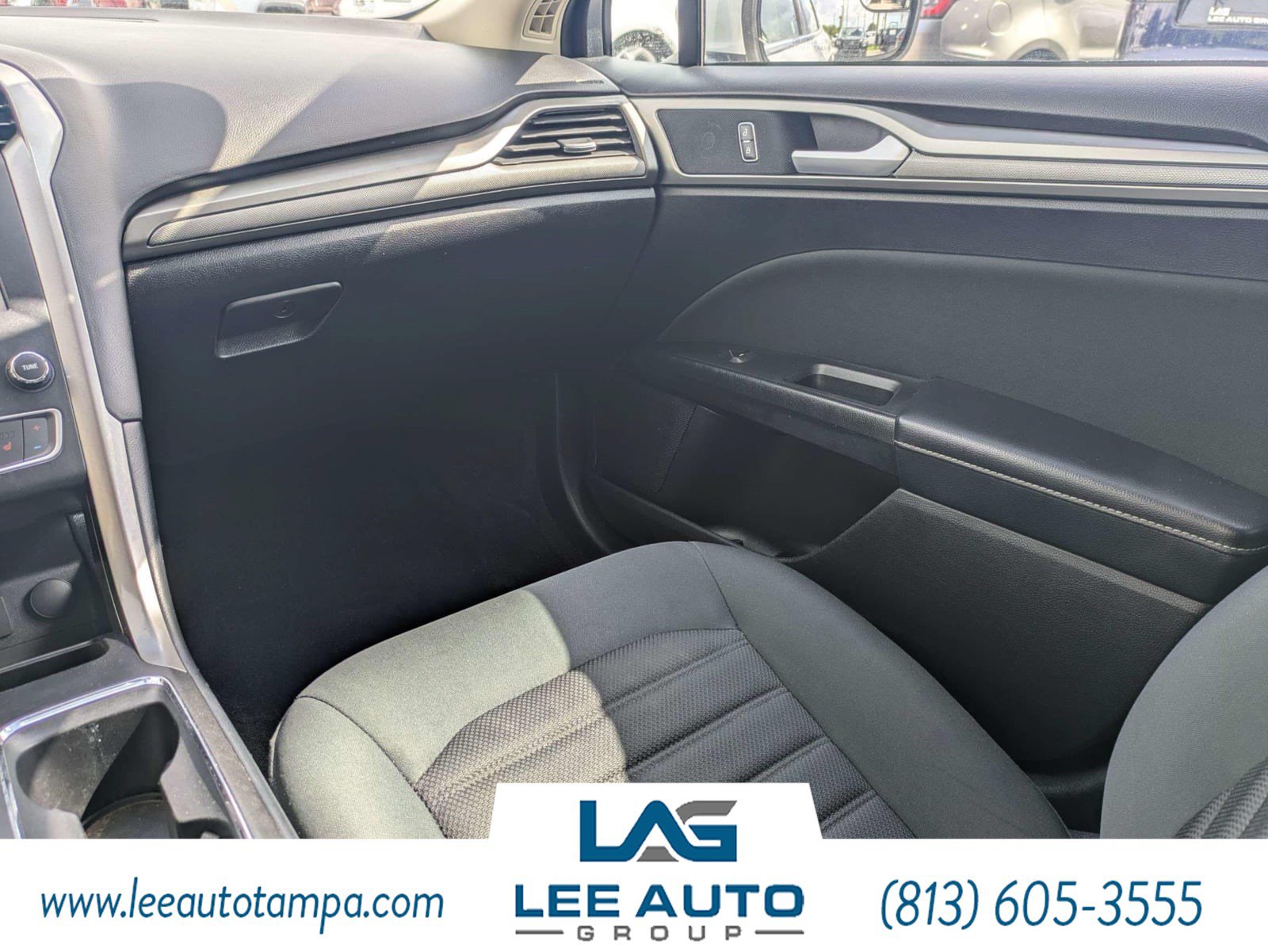 Used 2018 Ford Fusion SE w/ Fusion SE Technology Package FWD image 16