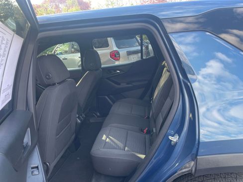 Used 2025 Chevrolet Equinox LT image 23