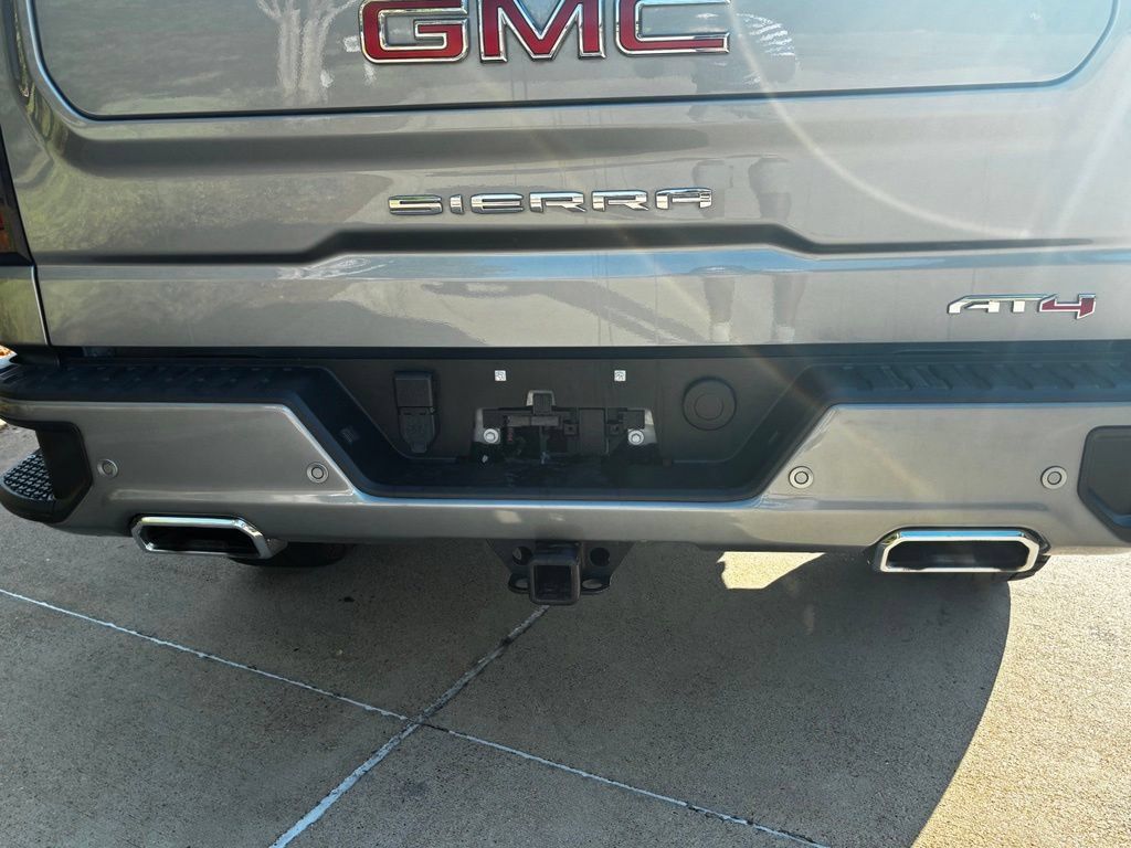Used 2024 GMC Sierra 1500 AT4 w/ AT4 Preferred Package AWD/4WD image 7