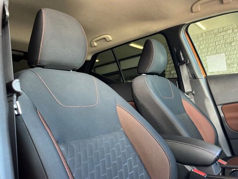 Used 2024 Nissan Kicks SR image 17