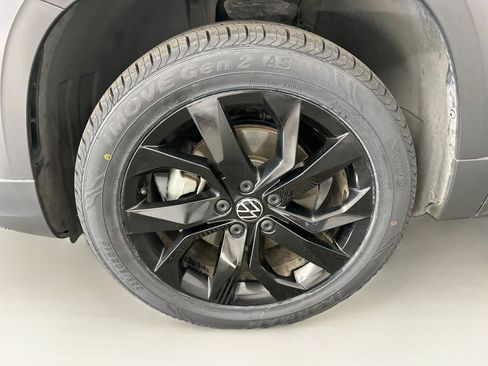 Used 2023 Volkswagen Taos SE w/ Panoramic Sunroof Package AWD/4WD image 36