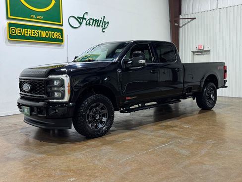 Used 2023 Ford F350 Lariat w/ Lariat Ultimate Package AWD/4WD image 3