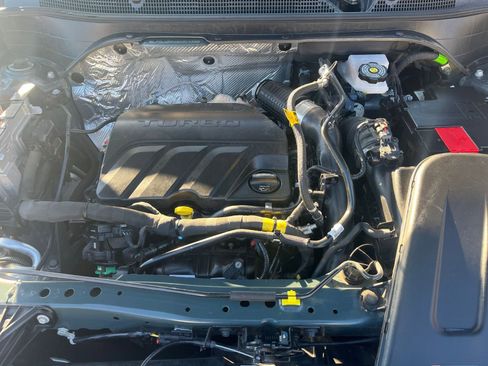 Used 2025 Chevrolet Trax LT image 25