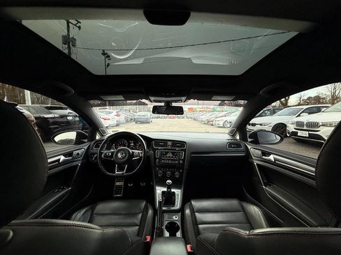 Used 2016 Volkswagen GTI SE image 11