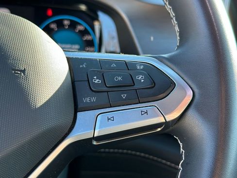 Used 2024 Volkswagen Atlas Cross Sport SE w/ Panoramic Sunroof Package image 29