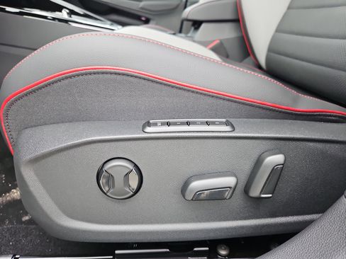 New 2025 Volkswagen GTI SE image 13