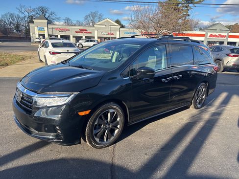 Used 2023 Honda Odyssey Elite image 11