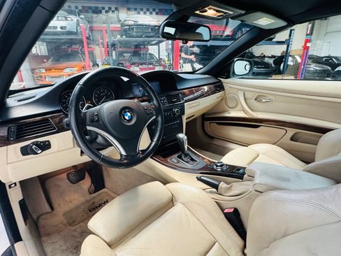 Used 2011 BMW 335i Convertible RWD image 16