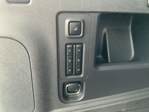 Used 2025 Ford Expedition Platinum image 10