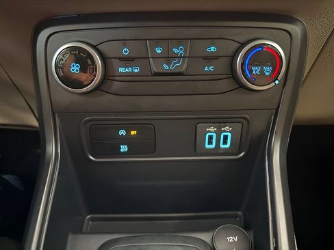 Certified 2018 Ford EcoSport S FWD image 22