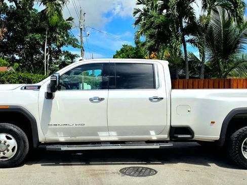 Used 2020 GMC Sierra 3500 Denali w/ Denali Ultimate Package AWD/4WD image 11