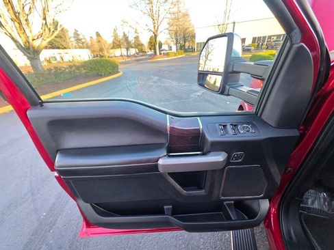 Used 2017 Ford F150 Platinum w/ Equipment Group 701A Luxury image 45