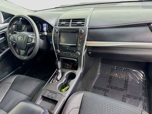 Used 2015 Toyota Camry SE w/ Moonroof Package image 27