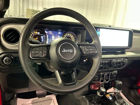 Used 2024 Jeep Gladiator Willys image 15