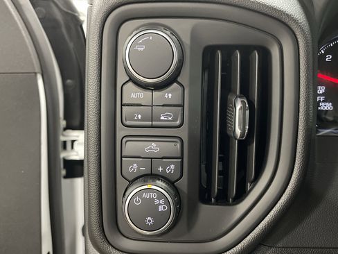 Used 2024 Chevrolet Silverado 1500 Custom image 18