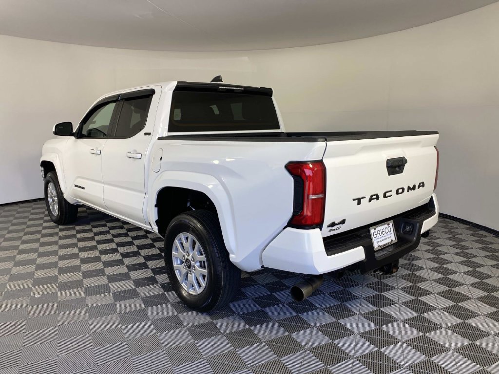 Used 2025 Toyota Tacoma SR5 AWD/4WD image 6