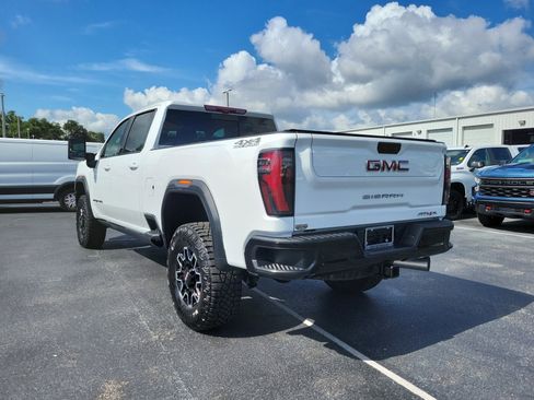 Used 2025 GMC Sierra 2500 AT4X AWD/4WD image 7