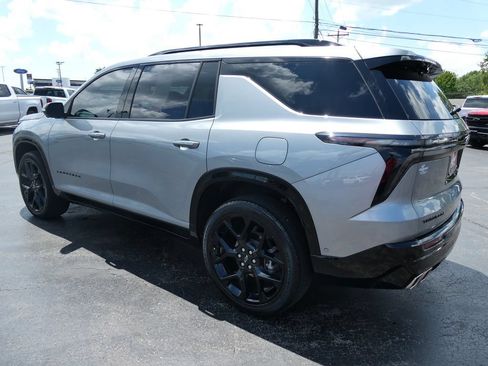 Certified 2025 Chevrolet Traverse RS FWD image 8