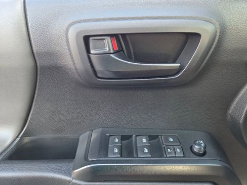 Used 2023 Toyota Tacoma SR AWD/4WD image 22