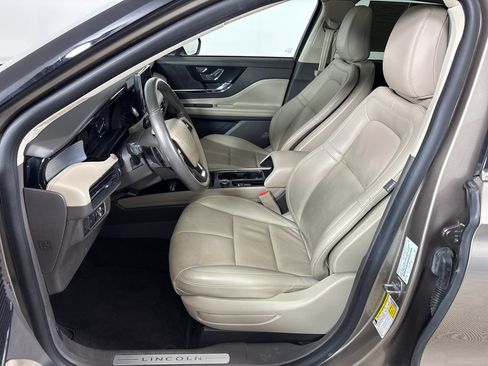 Used 2021 Lincoln Corsair FWD w/ Premium Package image 28