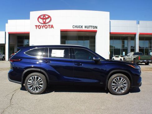 New 2026 Toyota Highlander Platinum AWD/4WD image 1