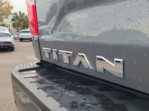 Used 2023 Nissan Titan SV image 8