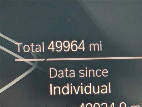 Used 2022 BMW X6 xDrive40i w/ Executive Package image 7