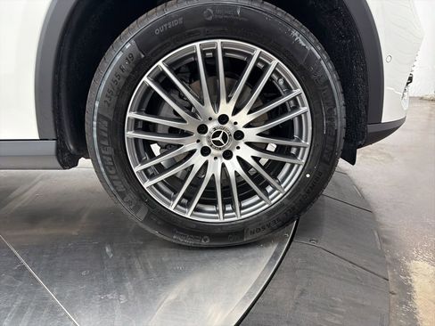New 2026 Mercedes-Benz GLC 300 image 9