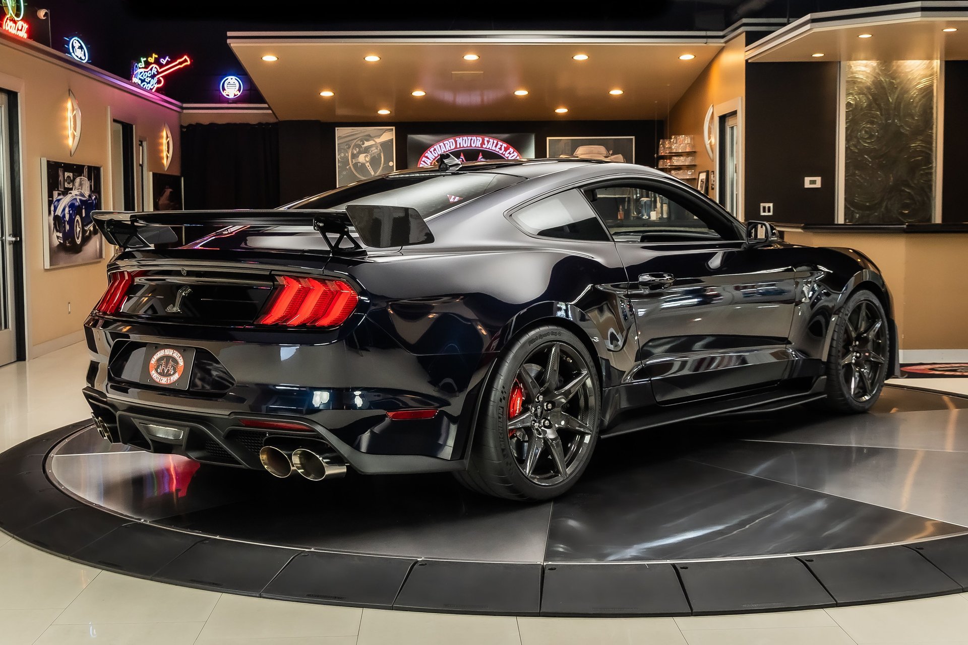 Used 2021 Ford Mustang Shelby GT500 w/ Carbon Fiber Track Pack RWD image 11