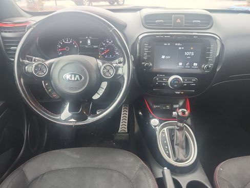 Used 2018 Kia Soul + FWD image 10