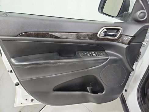 Used 2013 Jeep Grand Cherokee Laredo AWD/4WD image 11