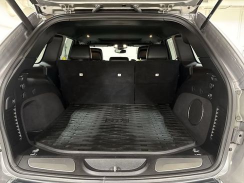 Used 2019 Jeep Grand Cherokee Limited w/ Trailer Tow Group IV AWD/4WD image 25