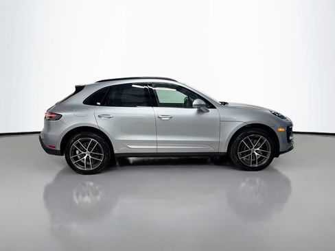 Certified 2025 Porsche Macan AWD/4WD image 8