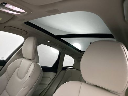 Used 2023 Volvo XC60 T8 Plus w/ Protection Package Premier image 40