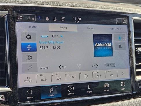 Used 2023 Chrysler Pacifica Touring-L FWD image 12