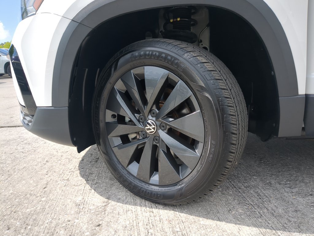 Certified 2023 Volkswagen Taos S FWD image 30