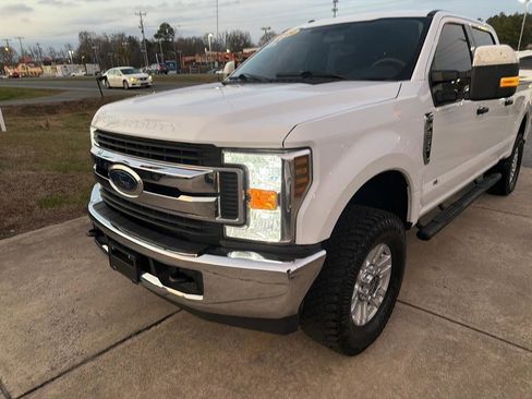 Used 2018 Ford F250 XLT w/ Snow Plow Prep Package image 4