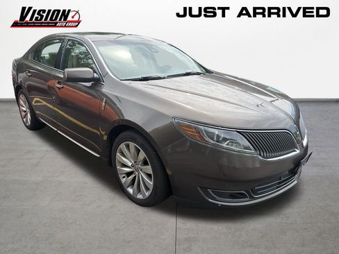 Used 2015 Lincoln MKS AWD image 3