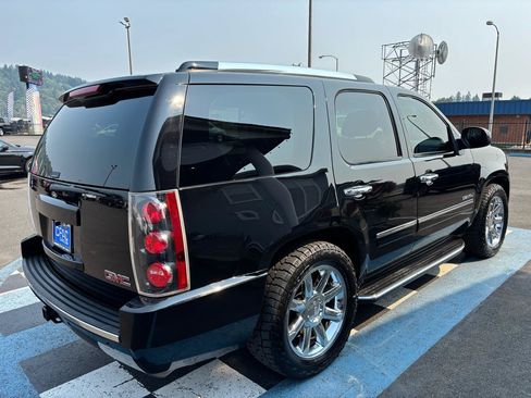 Used 2013 GMC Yukon Denali AWD/4WD image 5