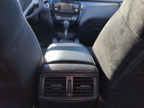 Used 2014 Nissan Rogue SV image 19