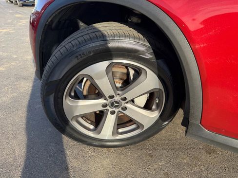 Used 2018 Mercedes-Benz GLC 300 GLC 300 4MATIC Sport Utility 4 image 45