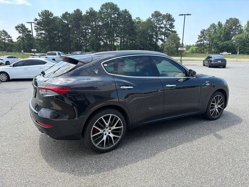 Used 2022 Maserati Levante GT AWD/4WD image 7
