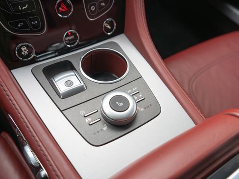 Used 2016 Aston Martin Rapide S image 16