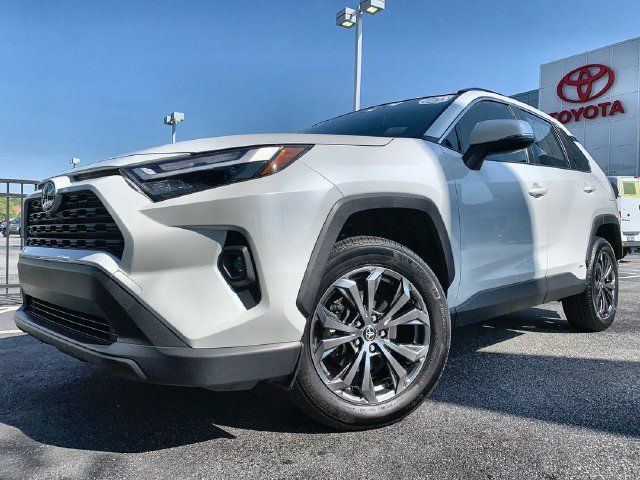 Used 2023 Toyota RAV4 XLE Premium AWD/4WD image 4